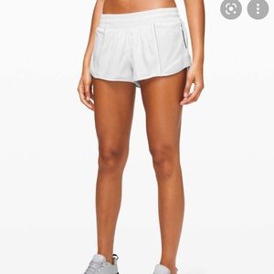 LULULEMON WHITE HOTTY HOTS 2.5